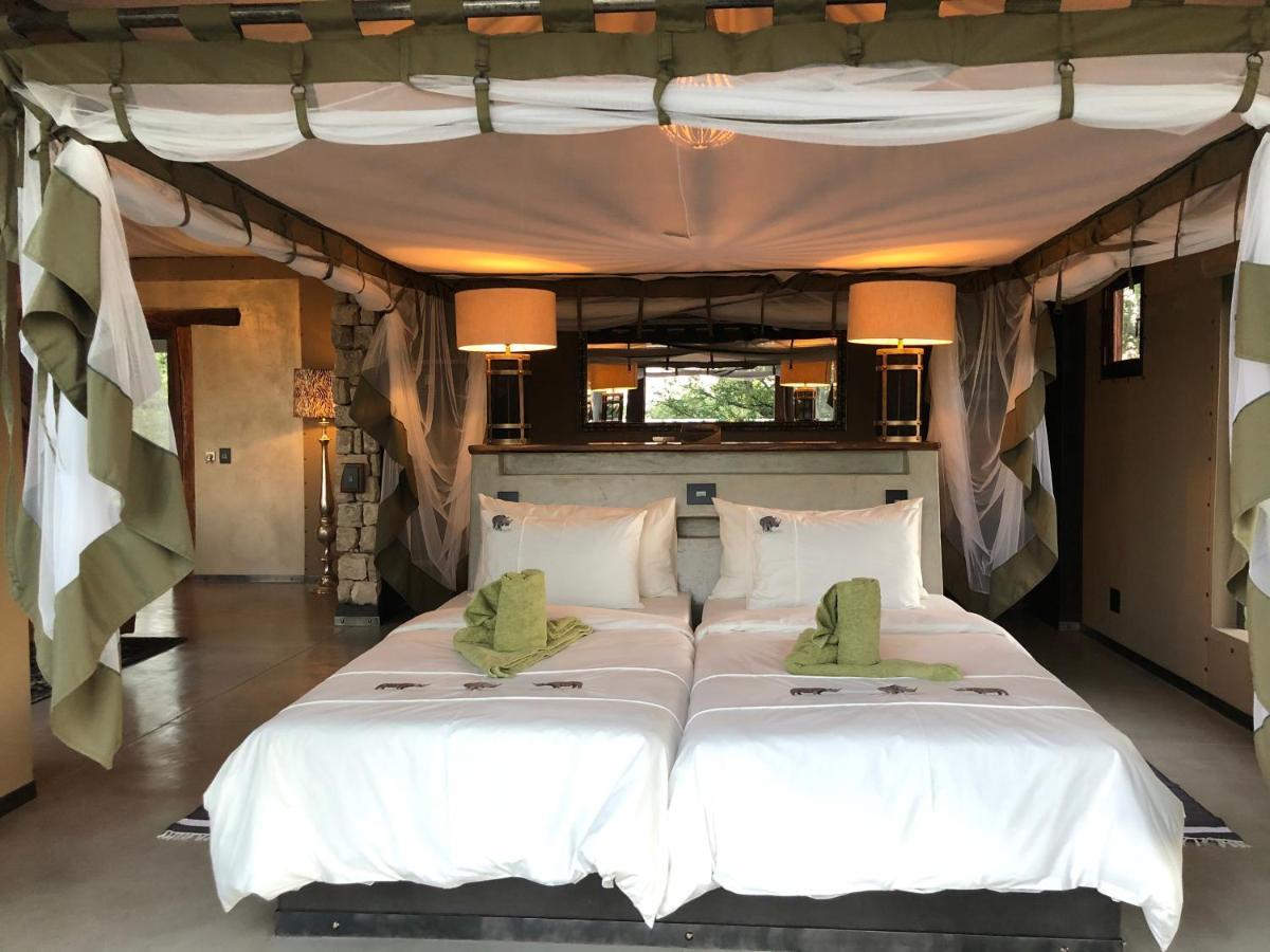 Etosha Oberland Lodge Okaukuejo Exterior foto
